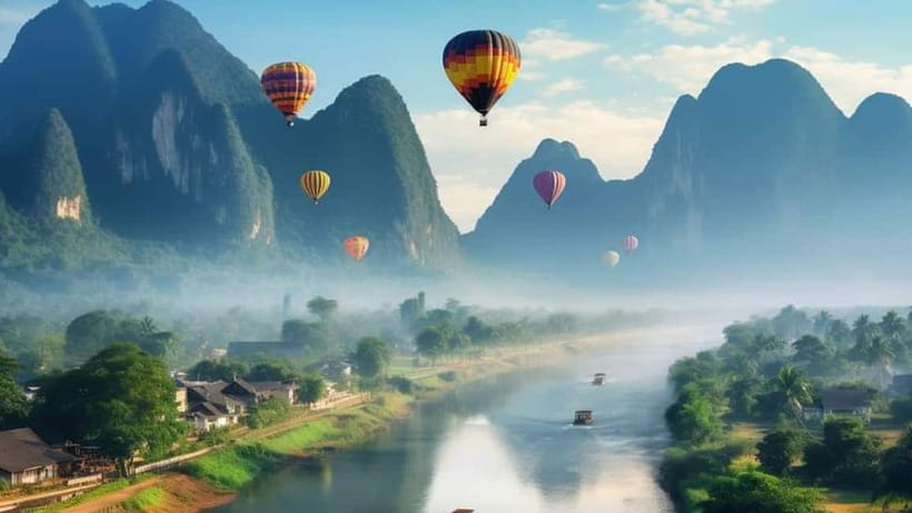 Vang vieng: Longtail boat&Hot Air Balloon&hotel pick-up - What the 30-minute balloon flight feels like