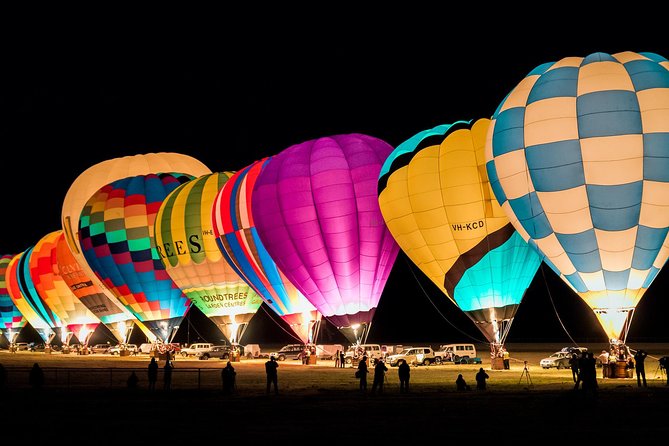 Yarra Valley sunrise balloon flight & champagne breakfast - Meeting in Yarra Glen or arranging Melbourne pickup